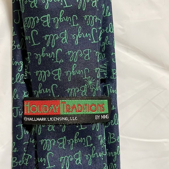 MMG Holiday Traditions men’s tie by Hallmark- nice blue w/ green Jingle Bells - Picture 4 of 5